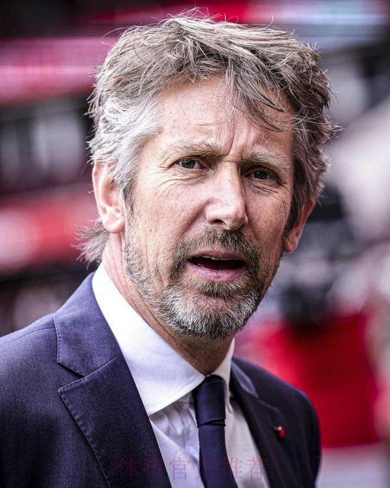 阿贾克斯CEO范德萨证实:皇马曼联有意范德贝克 阿贾克斯CEO范德萨证实:皇马曼联有意范德贝克
