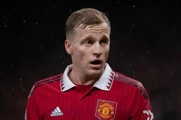 阿贾克斯CEO范德萨证实:皇马曼联有意范德贝克 阿贾克斯CEO范德萨证实:皇马曼联有意范德贝克